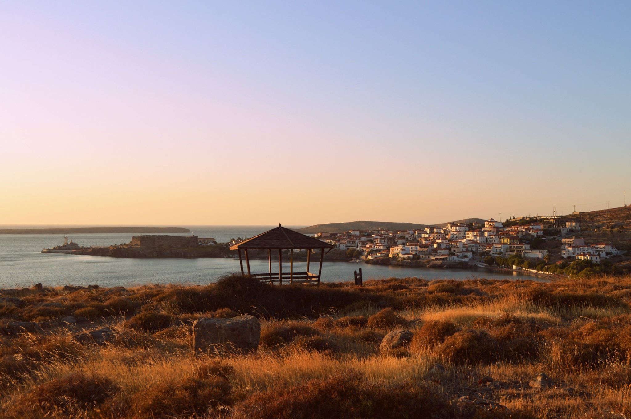 Το μαγευτικό ηλιοβασίλεμα στο Πάρκο Απολιθωμένου Δάσους Πλάκας