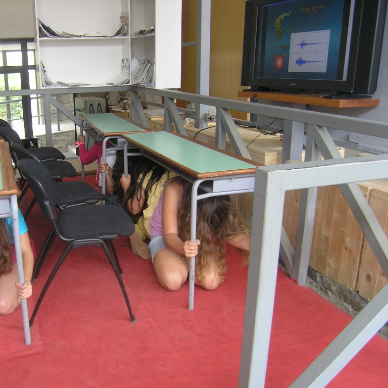 ΓΝΩΡΙΖΩ ΤΟΥΣ ΣΕΙΣΜΟΥΣ  ΜΑΘΑΙΝΩ ΠΩΣ ΝΑ ΠΡΟΣΤΑΤΕΥΟΜΑΙ