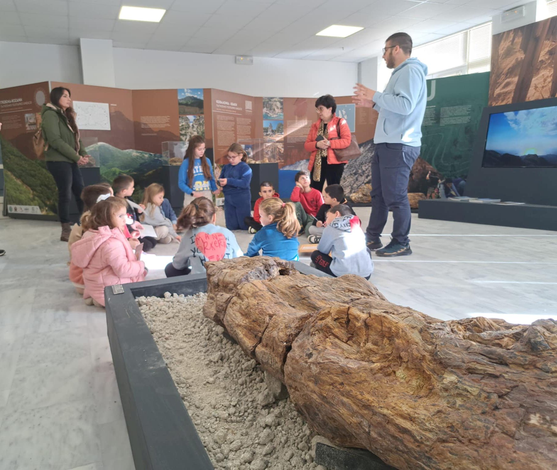  ΕΚΠΑΙΔΕΥΤΙΚΕΣ ΔΡΑΣΕΙΣ ΣΤΟ ΝΕΟ ΕΚΠΑΙΔΕΥΤΙΚΟ ΚΕΝΤΡΟ ΑΝΤΙΣΣΑΣ 